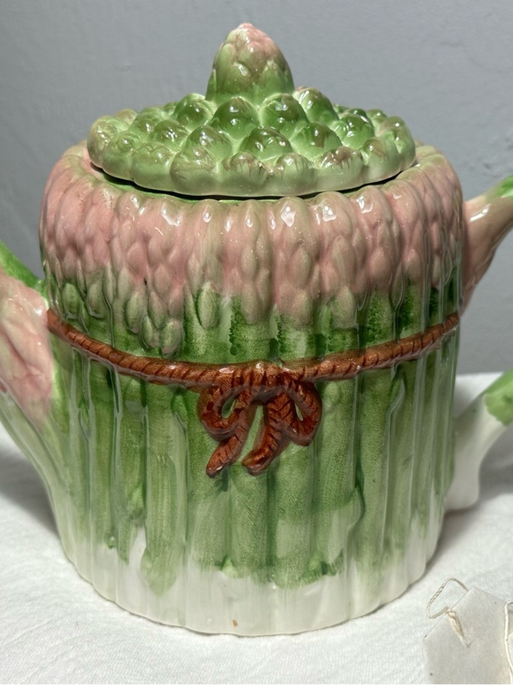 Hand-Painted Ceramic Asparagus Teapot in Pink and Green - Picture 2 of 6